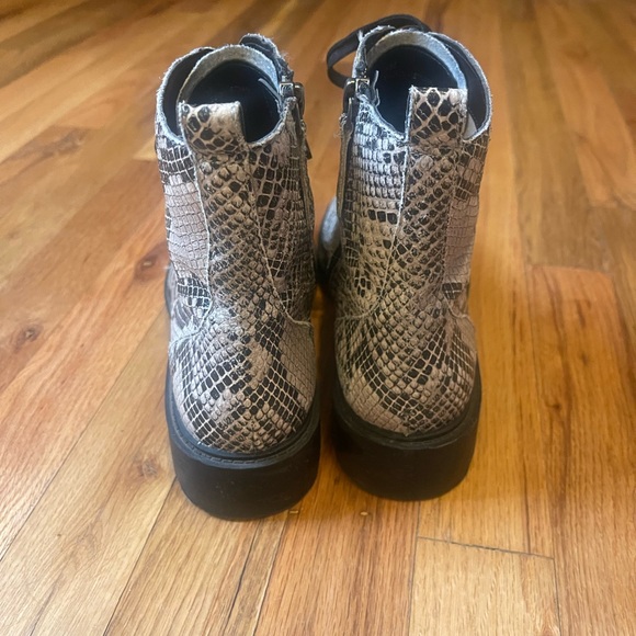 Paolo Shoes| Linea Snake Skin Combat lace up boots, size 8 - Picture 10 of 13